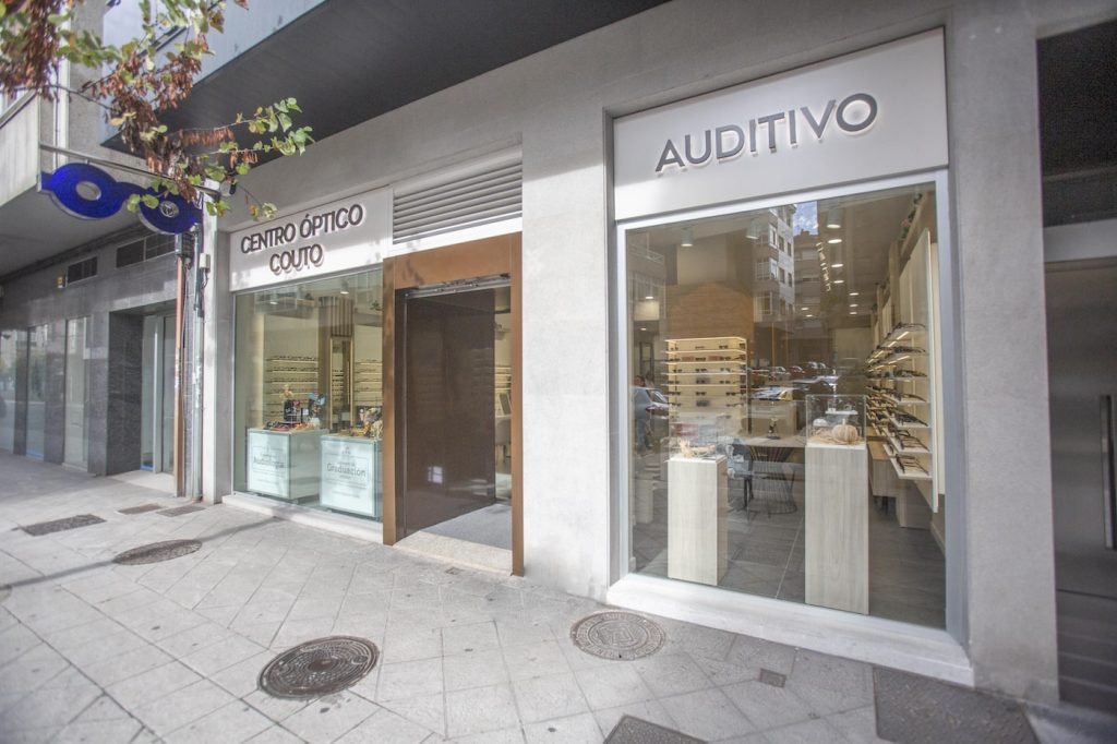 Interior de Centro Óptico Couto